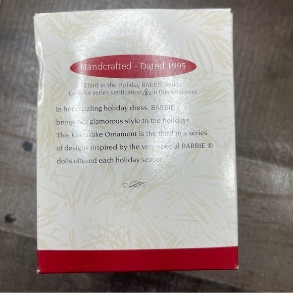 Hallmark 1995 Holiday Barbie Ornament - Picture 4 of 8